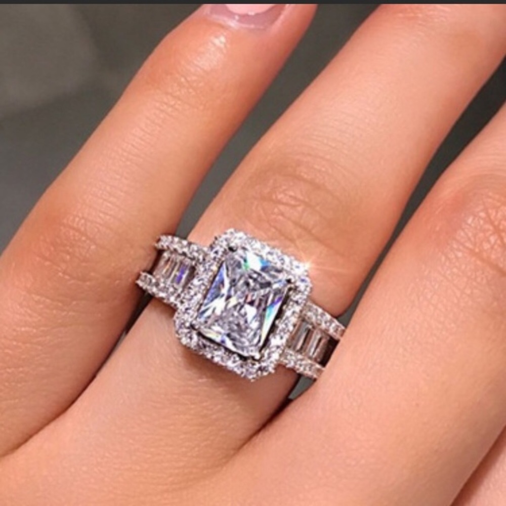 ❤️Ring For A Queen 925 Solitaire Ring Size 6